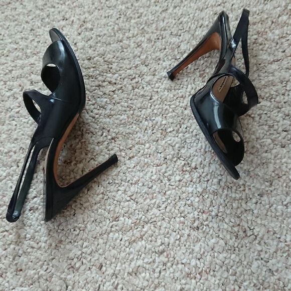 Manolo Blahnik patent black leather heels size 8 - Picture 5 of 8